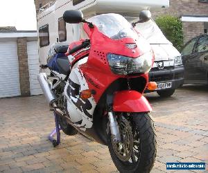 Honda cbr900rr fireblade 1999 rrx last of the carburetor models low miles uk.