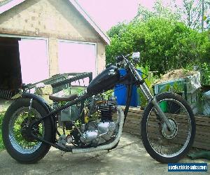 Triumph bobber-chop `65 Bonnie