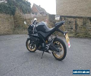  YAMAHA YZF R125 2010 BLACK and GOLD