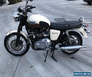 TRIUMPH BONNEVILLE T100 01/2011 MODEL 26461KMS PROJECT MAKE AN OFFER