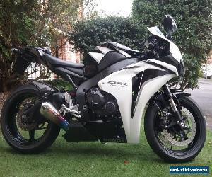 HONDA CBR 1000RR FIREBLADE 2010.