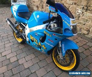 SUZUKI GSXR 750 SRAD 