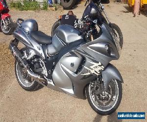 suzuki hayabusa k9 2009....in immaculate condition,silver and Metallic grey