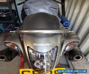 suzuki hayabusa k9 2009....in immaculate condition,silver and Metallic grey