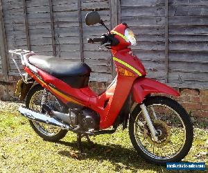 HONDA ANF 125-5. INNOVA. 2005. RED.