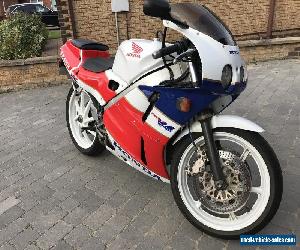 Honda VFR 400 NC 30