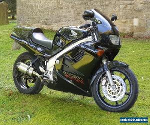 HONDA VFR 750 MOTORBIKE LOW MILES