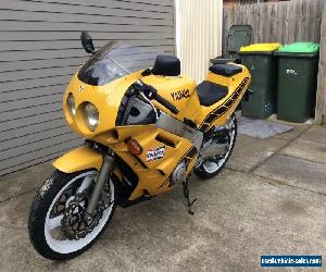 1990 Yamaha FZR400