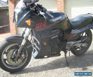 Kawasaki GPZ 900 