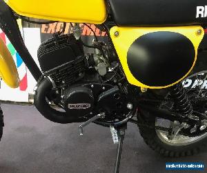 SUZUKI RM125 - 1975  RESTORED 