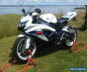 SUZUKI GSXR 600 L0 *Ultra Low Mileage* Extras