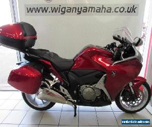 HONDA VFR1200F-D GT MANUAL VERSION WITH 3 BOX HONDA LUGGAGE. LOW MILEAGE