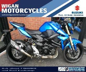 SUZUKI GSR750 A L6 ABS VERSION PRISTINE BIKE WITH 68 MILES AND YOSHIMURA CAN