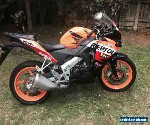 Honda cbr125r repsol